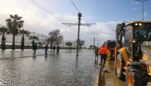 İZMİR YİNE GÖLE DÖNDÜ