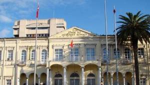 İZMİR'DE KAMUDA SERBEST KIYAFET UYGULAMASINA GEÇİLDİ