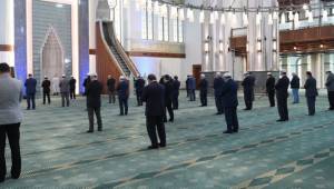 CAMİLERDE BU HAFTA CUMA NAMAZI AÇIK HAVADA KILINABİLECEK