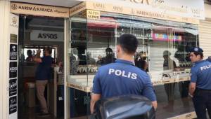 İZMİR'DE SOYGUNCU DEHŞETİ