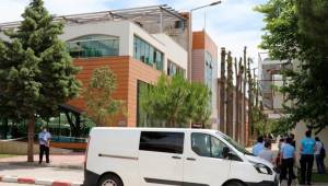 EÜ KAMPÜSÜNDE ÇATIDAN DÜŞEN GENÇ İŞÇİ HAYATINI KAYBETTİ