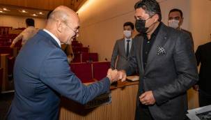 ALİAĞA BELEDİYE BAŞKANI ACAR'DAN BÜYÜKŞEHİR BAŞKANI SOYER'E SUNUM