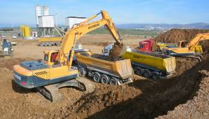 ALİAĞA'DAKİ TOKİ PROJESİNDE ÇALIŞMALAR DEVAM EDİYOR