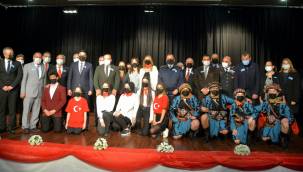 ALİAĞA'DA İSTİKLAL MARŞI'NIN 100.YILI DOLAYISIYLA TÖREN DÜZENLENDİ