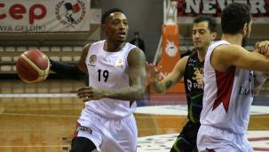 ALİAĞA PETKİMSPOR'UN YÜZÜ GÜLMÜYOR