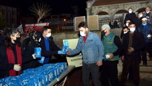 BELEDİYEDEN VATANDAŞLARA KANDİL SİMİDİ İKRAMI