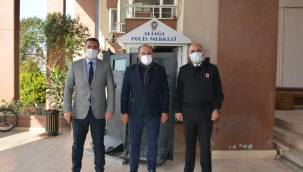 KAYMAKAM KARAMAN 8 MART DOLAYISIYLA KADIN POLİSLERE ÇİÇEK VEREREK GÜNLERİNİ KUTLADI