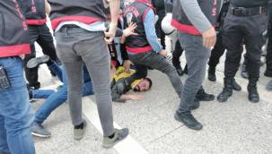 İZMİR'DE YAKA PAÇA GÖZALTI