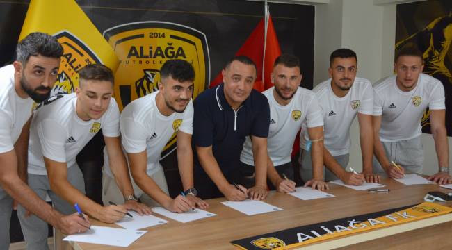 ALİAĞASPOR FK 19 FUTBOLCU İLE SÖZLEŞME İMZALADI