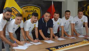 ALİAĞASPOR FK 19 FUTBOLCU İLE SÖZLEŞME İMZALADI
