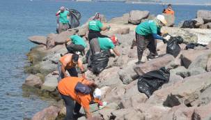 ALİAĞA'DA DENİZİN DİBİNDE NE ARARSAN VAR