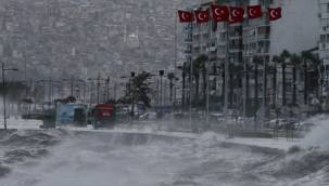 EGE'DE FIRTINA UYARISI