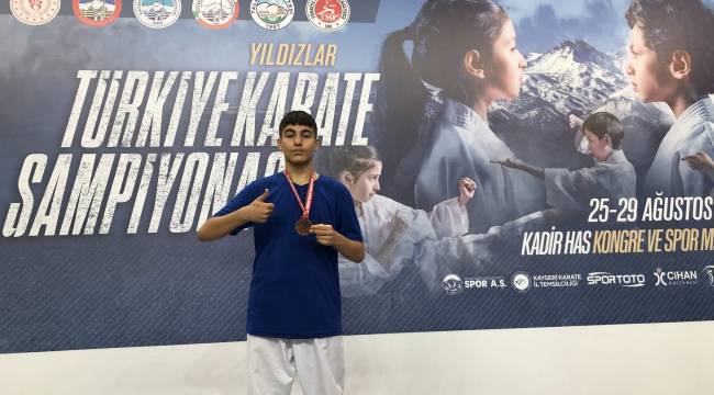 KARATE ŞAMPİYONASINDA ALİAĞA'YA MADALYA