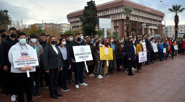 ALİAĞA'DA ÖĞRETMENLER GÜNÜ KUTLANDI