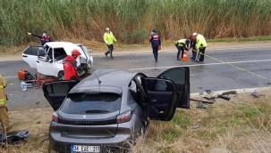 İZMİR'DEKİ FECİ KAZADA 3 KİŞİ HAYATINI KAYBETTİ