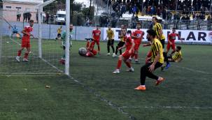 ALİAĞASPOR FK 3 GOLLE 3 PUANI ALIP LİGİN İLK YARISINI LİDER OLARAK BİTİRDİ