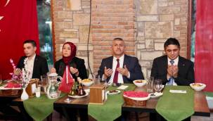 MHP ALİAĞA İLÇE BAŞKANLIĞINDAN İFTAR YEMEĞİ