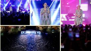 ALİAĞA'DA EBRU GÜNDEŞ İZDİHAMI