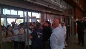 BÜYÜKŞEHİR MECLİS TOPLANTISI ÖNCESİ OLAY ÇIKTI