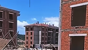 İLK ETAP KONUTLARIN İNŞAATINA 6 AYDIR ÇİVİ ÇAKILMAZKEN TOKİ 2.ETAP İÇİN YENİDEN İHALEYE ÇIKACAK