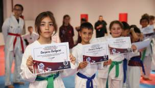 AGM'NİN ÖĞRENCİLERİ BAŞARI BELGESİYLE ÖDÜLLENDİRİLDİ