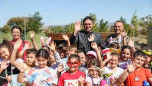 ALİAĞALI MİNİKLER VE SOCAR GÖNÜLLÜLERİ PATİ PARK'TA SEVİMLİ DOSTLAR İLE BİR ARAYA GELDİ