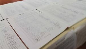 İZMİR'DE ÖĞRENCİLERE 1 ÖĞÜN ÜCRETSİZ YEMEK VERİLMESİ İÇİN BİNLERCE İMZA TOPLANDI