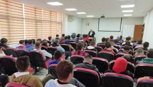 TOBB MESLEKİ EĞİTİM KURULU BAŞKANI ADNAN SAKA ÜNİVERSİTELİLER İLE BULUŞTU