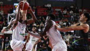 İZMİR DERBİSİNDE KAZANAN KARŞIYAKA OLDU