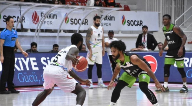 MAÇI KAYBEDEN PETKİMSPOR, OLAY ÇIKARTAN RAKİP TAKIMIN TARAFTARI