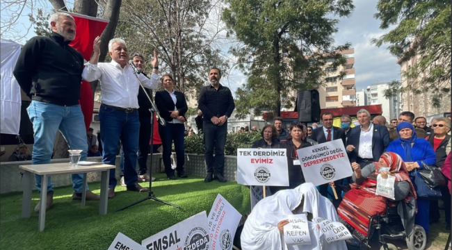 İZMİRLİ DEPREMZEDELERDEN KEFENLİ PROTESTO