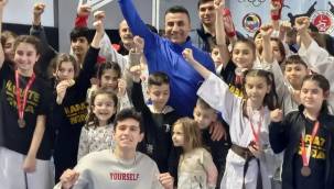 KARATEDE BİRİNCİLİK KUPASI ALİAĞA'NIN OLDU!