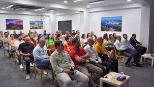 ALİAĞA'DA İNŞAAT SEKTÖRÜ DEPREM SEMİNERİNDE BİR ARAYA GELDİ