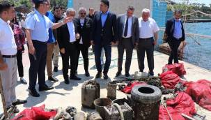 ALİAĞA SAHİLİNDE DENİZ TEMİZLİĞİ YAPILDI