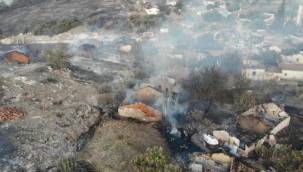 MANİSA'DA DEVAM EDEN YANGINDA 14 EV KÜL OLDU!