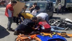 MİNİBÜS İLE ÇARPIŞAN MOTO KURYE FECİ ŞEKİLDE HAYATINI KAYBETTİ