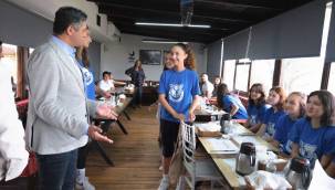 BELEDİYE BAŞKANI ACAR,ALİAĞA'NIN SULTANLARI İLE KAHVALTIDA BULUŞTU