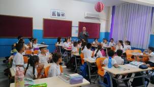 İZMİR'DE 736 BİN ÖĞRENCİ DERSBAŞI YAPTI