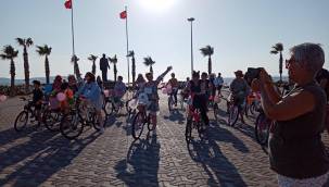 İZMİR KARŞIYAKA VE ALİAĞA ŞAKRAN'DA KADINLAR BİSİKLET İLE TUR ATTI!