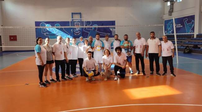 ALİAĞA GENÇLİK VE SPOR MÜDÜRLÜĞÜ'NDEN VOLEYBOL MÜSABAKASI