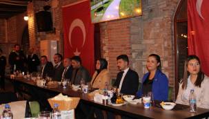 MHP'DEN KAMU-SEN ÜYELERİNE YEMEKLİ DAVET