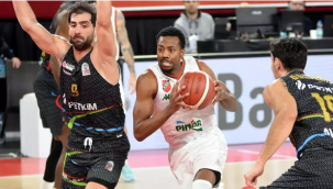 İZMİR DERBİSİNİN GALİBİ PINAR KARŞIYAKA OLDU