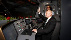 İZMİR'DE TARİHİ GÜN...NARLIDERE METROSU HİZMETE AÇILDI!