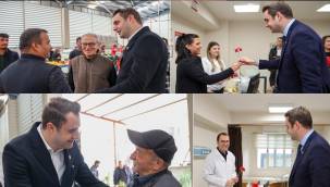 HELVACI'YI KUCAKLAYIP, SAĞLIK ÇALIŞANLARINA KARANFİL DAĞITTI.