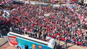 MANSUR YAVAŞ ANKARA'DAN,ÖZGÜR ÖZEL ALİAĞA'DAN SESLENEREK "TÜM BELEDİYELERİMİZ İLE ÇAĞATAY GÜÇ'E DESTEK VERECEĞİZ" DEDİ