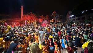 ALİAĞA'DA SARI-KIRMIZI COŞKU