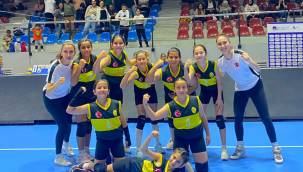 ALİAĞALI SPORCULAR GÖZÜNÜ KUPAYA DİKTİ