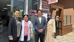 MHP'DEN ECZACILARA TEBRİK ZİYARETİ