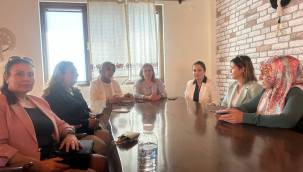 KUZEY İZMİR'DE AK KADIN ZİRVESİ