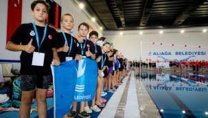 GELECEĞİN ŞAMPİYON YÜZÜCÜLERİ ALİAĞA'DA ATATÜRK İÇİN YARIŞTI